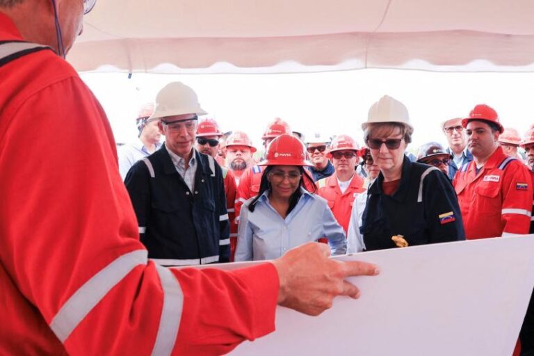Estados Unidos autoriza operaciones de cinco petroleras multinacionales en Venezuela