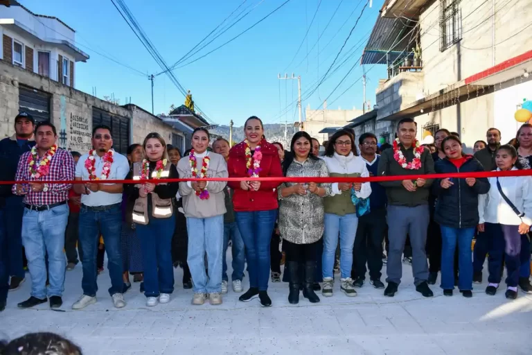 Inaugura Fabiola Ricci calles en la colonia Insurgente