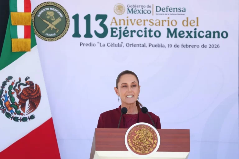 “Nuestras fuerzas armadas son garantía de que México decidirá su destino con independencia”: Presidenta