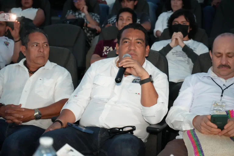 Presenta Aditech el libro “Desafiando límites” en el Planetario Tuxtla