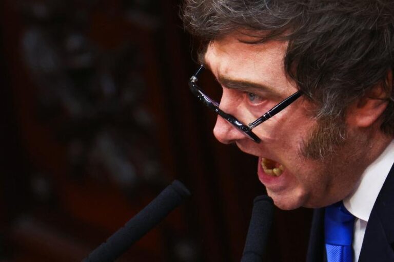 Cae popularidad de Milei debido a acusaciones de corrupción en su gobierno