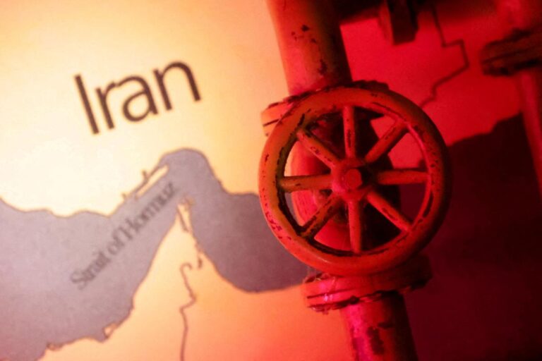 China en conversaciones con Irán para permitir paso seguro de petróleo y gas por Ormuz