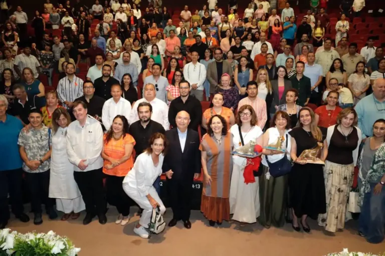 Celebran centenario del poeta mayor de Chiapas