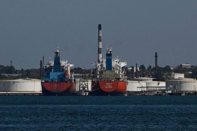 Crisis energética en Cuba: negocios privados importan gasolina para sobrevivir