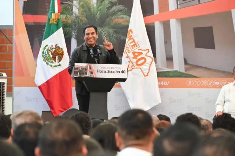 Asiste Eduardo Ramírez a la inauguración del Hotel del Maestro de la Sección 40, en Tuxtla Gutiérrez