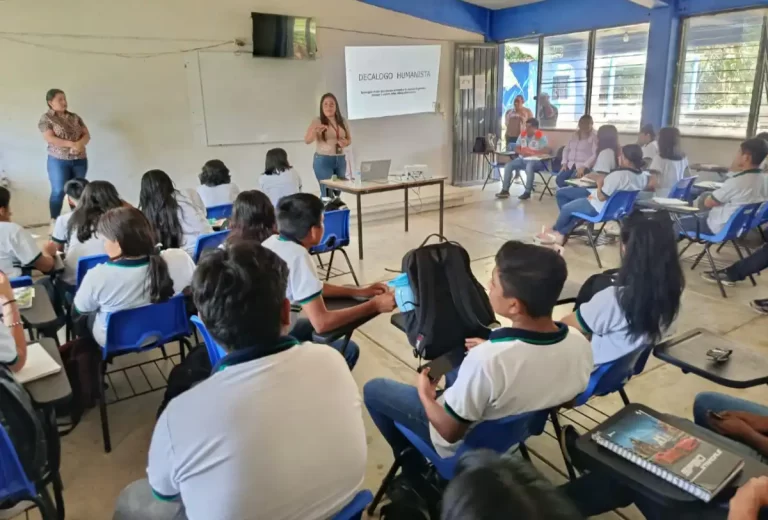 Fiscalía de Distrito Norte imparte pláticas sobre prevención del delito en el Telebachillerato 35