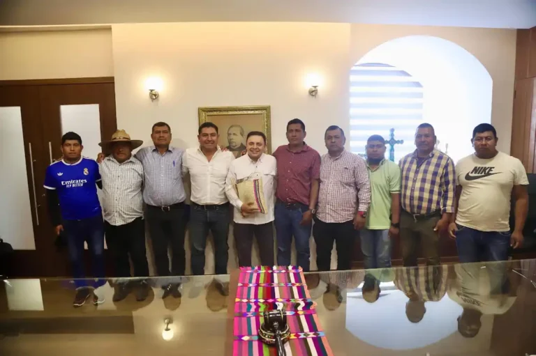 Juan Carlos Moreno Guillén escucha y construye, en comunidad, a favor de los pueblos de Chiapas