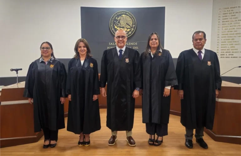 Pleno de Distrito toma protesta a nueva integrante