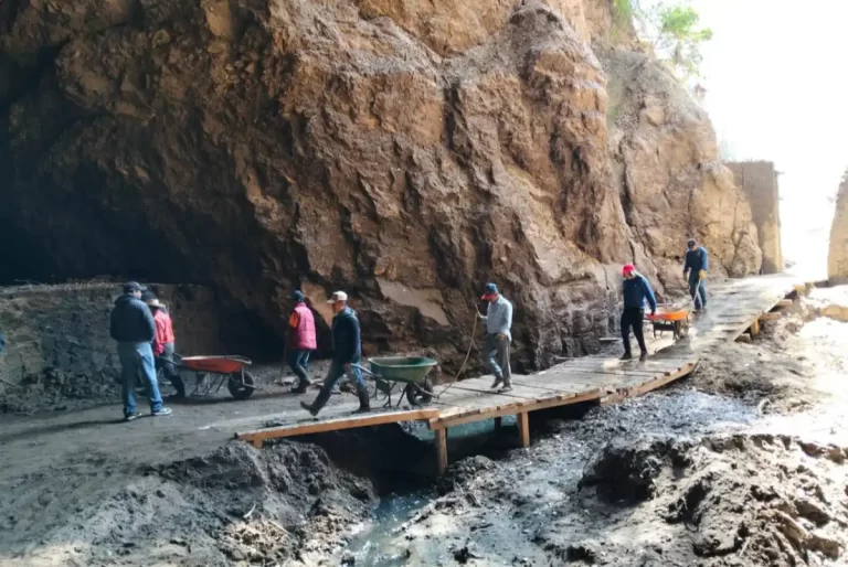 Refuerzan acciones preventivas en sumideros para proteger a San Cristóbal de inundaciones