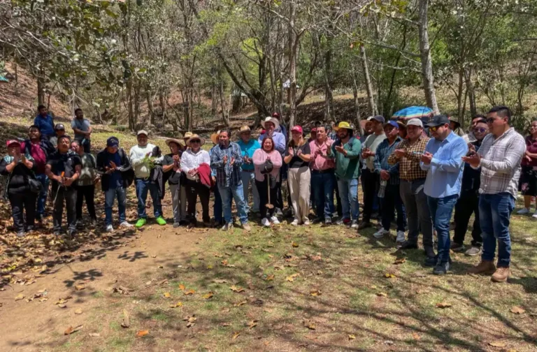 Fabiola Ricci recorre tuberías de agua y fortalece acuerdos en San Cristóbal