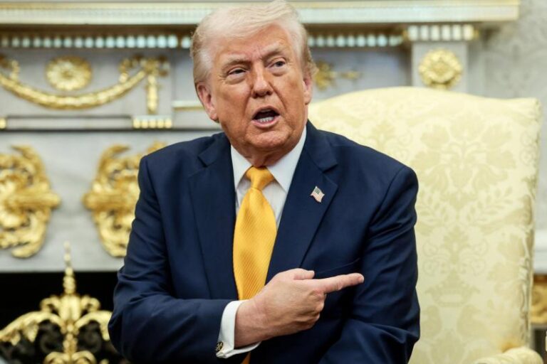 Trump tacha de «cobardes» a los aliados de la OTAN por Irán