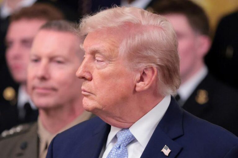 Trump presume fuerza militar contra Irán: “tenemos la mejor armada del mundo”