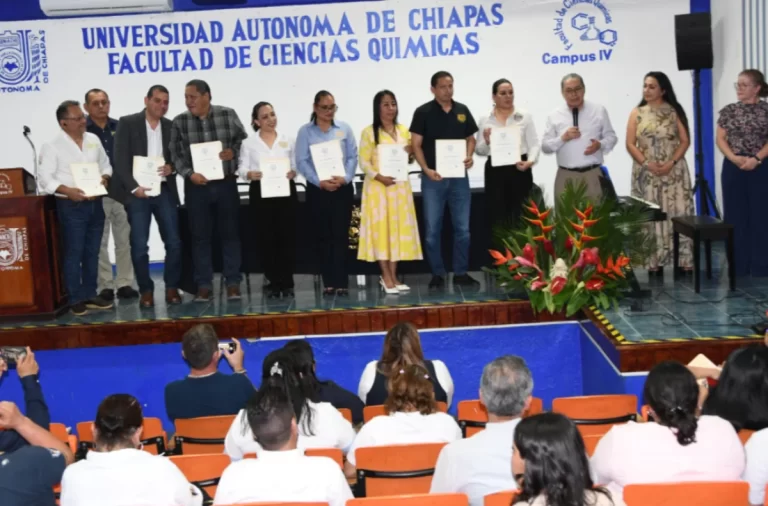 Entregan reconocimientos a docentes de la UNACH que se suman al modelo Educativo Humanista Intercultural