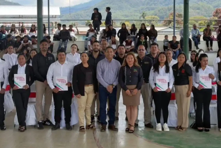 CECyT 43 La Laguna realiza primera entrega de títulos a egresados
