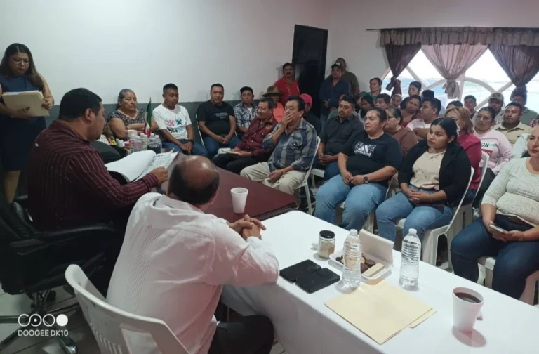 En Amatán, FGE asiste a reunión con representantes de establecimientos con venta de alcohol