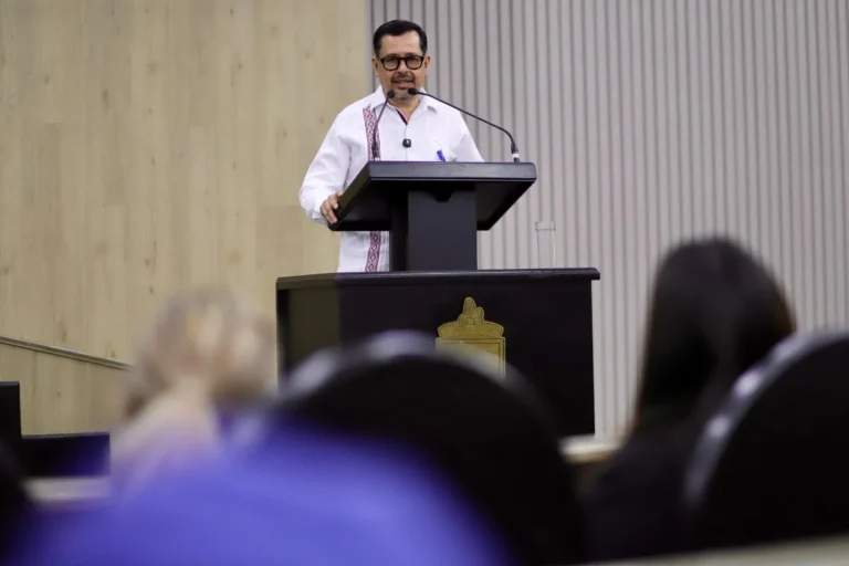 Recuerda Mario Guillén al profesor José Artemio López Aguilar en su natalicio