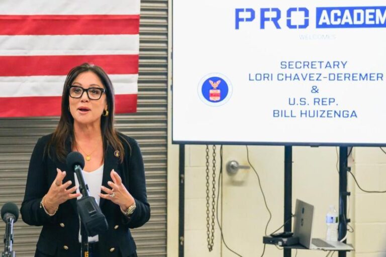Lori Chavez-DeRemer dejará su cargo como secretaria de Trabajo de EU