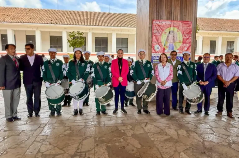 Encabeza Ayuntamiento de San Cristóbal homenaje cívico