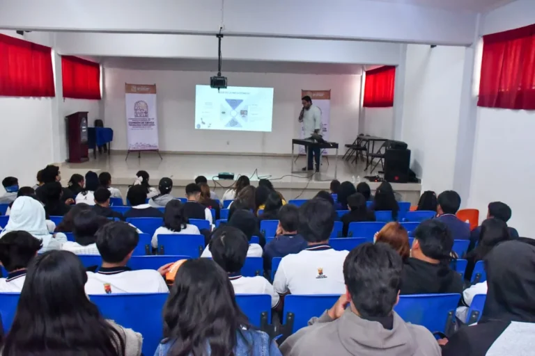 Ayuntamiento de San Cristóbal impulsa vocaciones científicas con conferencia sobre mecatrónica