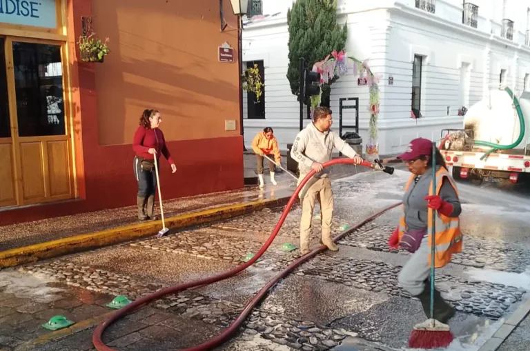 Refuerzan acciones de limpieza y orden en el Centro Histórico de San Cristóbal