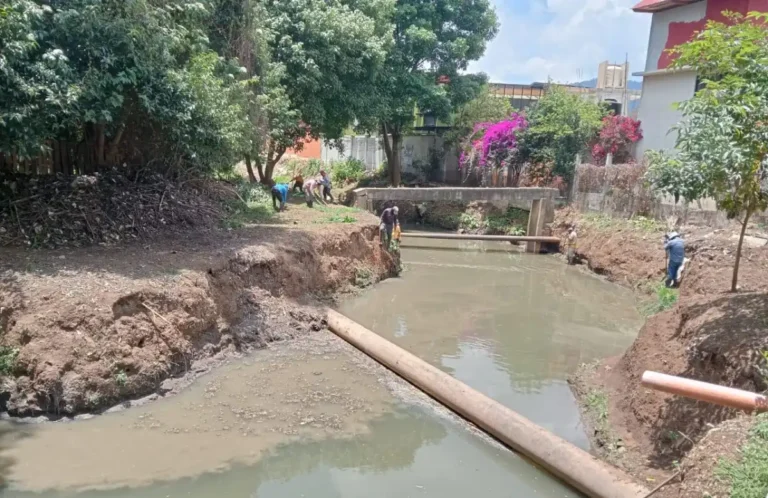 Refuerzan limpieza urbana tras primeras lluvias en San Cristóbal