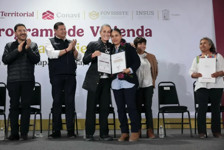 Presidenta entregó escrituras, viviendas e inauguró una universidad y el Primer Polo de Bienestar