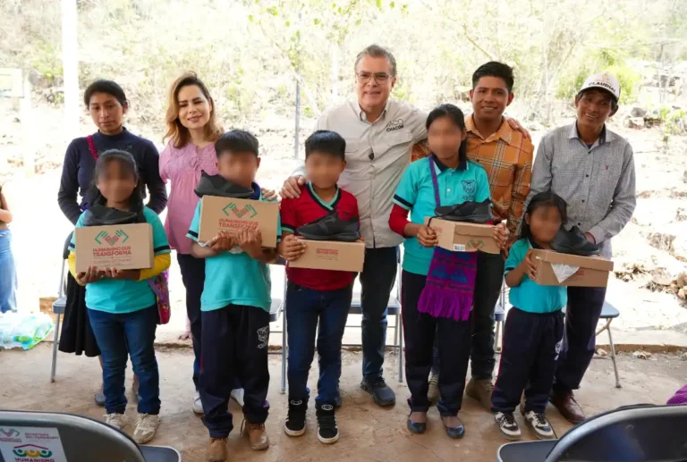 Paco Chacón lleva el programa “A Paso Firme” a niñas y niños de Tierra Colorada