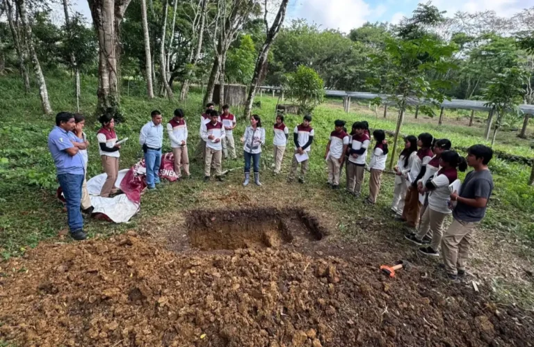 Estudiantes del CECyT 25 se capacitan en sostenibilidad y conservación de tierras