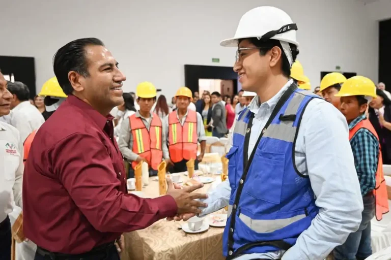 Eduardo Ramírez reconoce labor de quienes construyen escuelas en Chiapas