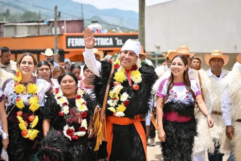 Eduardo Ramírez Aguilar refrenda compromiso con el bienestar de Rincón Chamula y Rayón