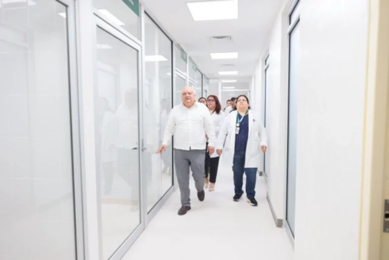 Supervisa IMSS Chiapas avances de remodelación en el HGZ No. 2 de Tuxtla