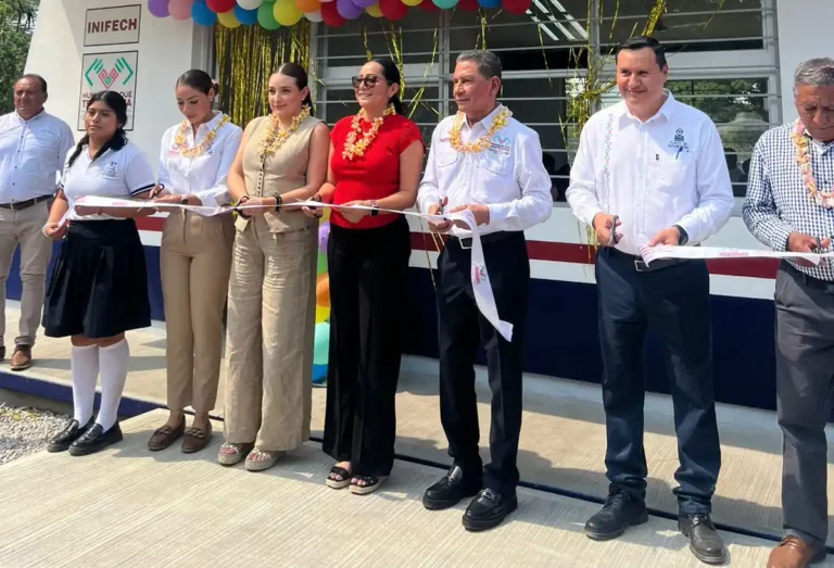 Inifech inaugura infraestructura educativa en Villaflores
