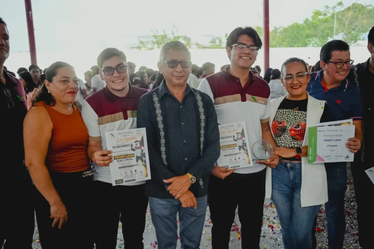 Reconocen a estudiantes del Cecytech campeones nacionales de Hackathon 2026