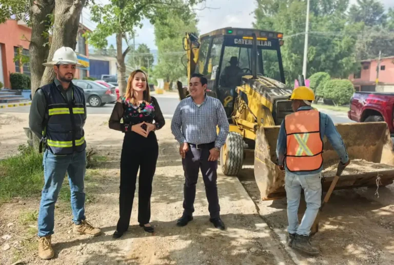 Inician trabajos de bacheo en el Periférico Poniente