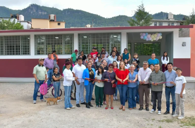 Inaugura Fabiola Ricci salón de usos múltiples en La Esperanza