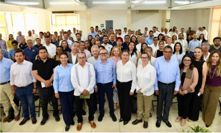 Entregan reconocimientos a 90 docentes de la UNACH
