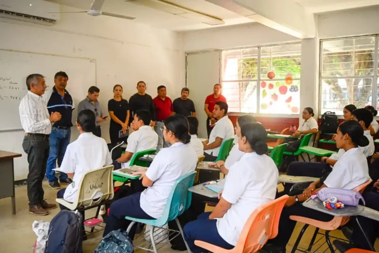 Cecytech refuerza el vínculo con comunidades educativas de Acapetahua y Villa Comaltitlán