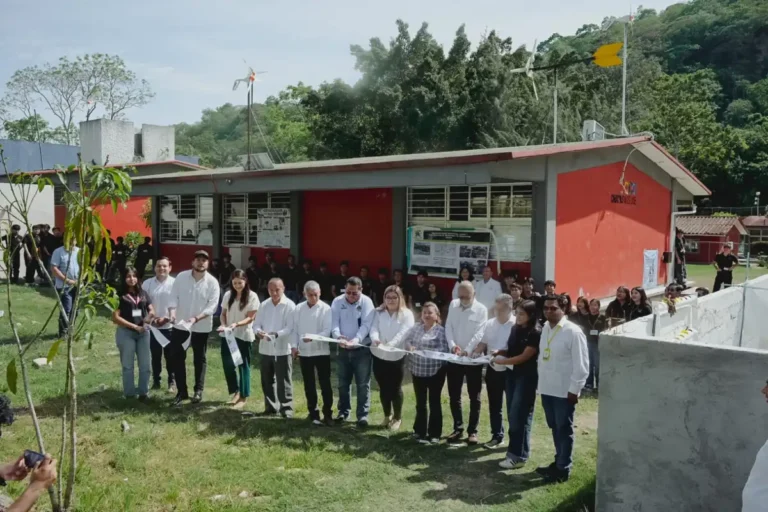 Cecytech inaugura el primer sistema autónomo de energía eólica en el Plantel 01 San Fernando