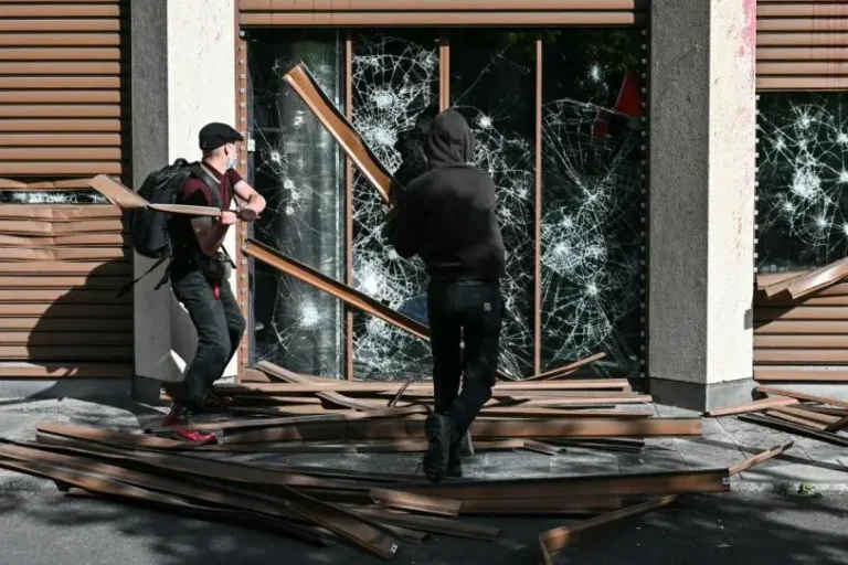 Fuertes disturbios en una protesta en Ginebra contra la cumbre del G7 en Francia