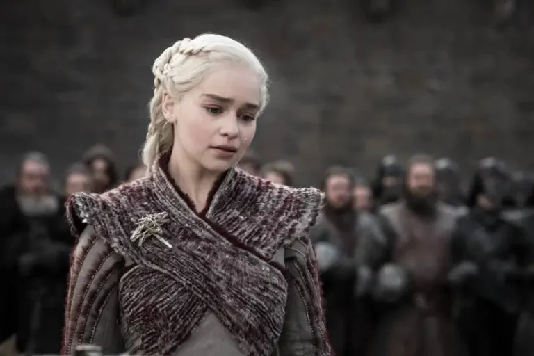 Emilia Clarke relata su dura recuperación tras sufrir dos hemorragias cerebrales
