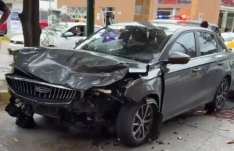 Imprudentes conductores protagonizan fuerte choque