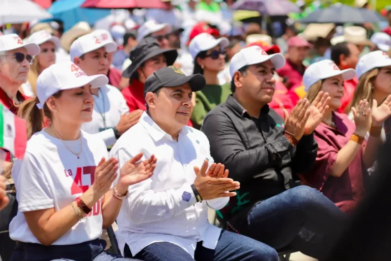 Autoridades y ciudadanía celebran mensaje nacional de rendición de cuentas, soberanía y amor a la patria