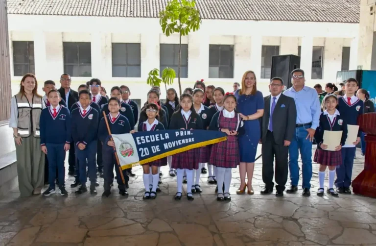 Fabiola Ricci encabeza homenaje cívico en SCLC