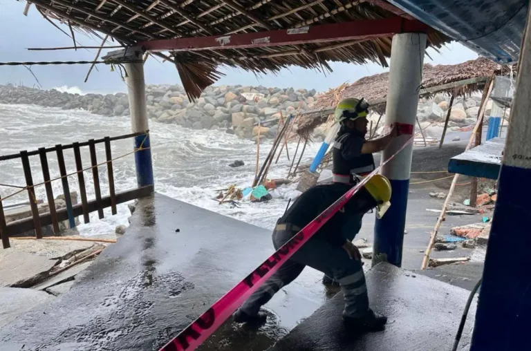 Gobierno de Tapachula mantiene vigilancia permanente ante lluvias y mar de fondo
