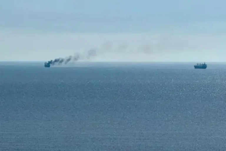Ataque ruso a buque comercial deja 6 marineros muertos en el mar Negro