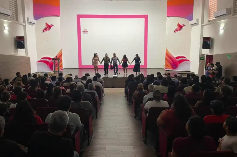 En Villaflores, FGE presenta la obra de teatro “El silencio hace la noche”