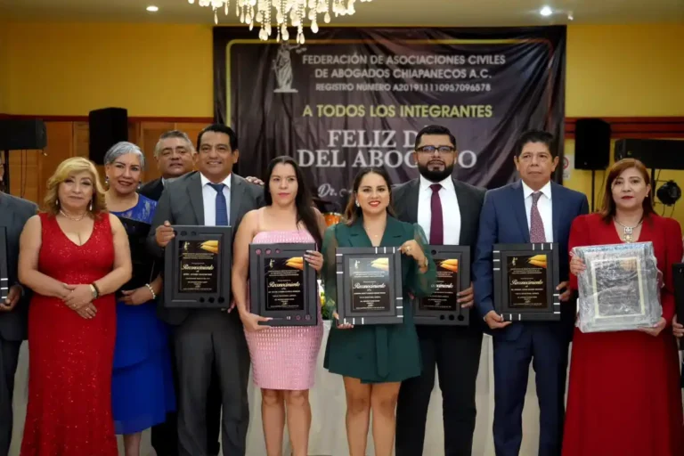 Jovani Salazar recibe el reconocimiento como “Funcionario Público del Año 2026”