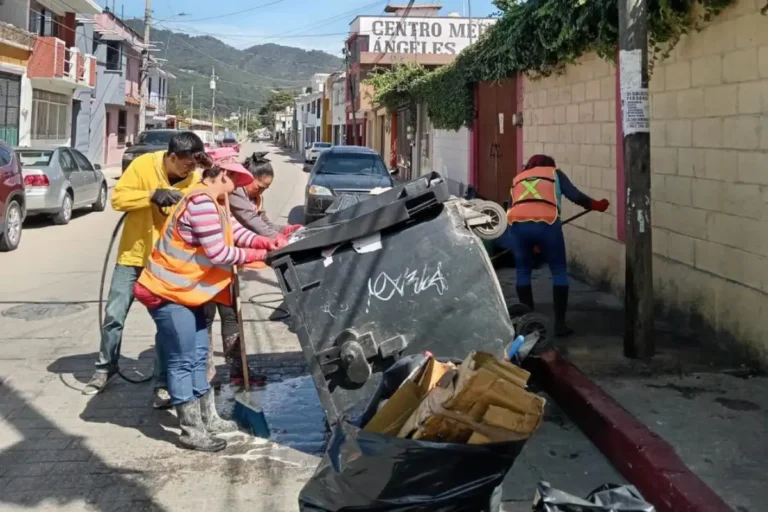Limpia Municipal refuerza desinfección de contenedores para fortalecer la limpieza urbana en San Cristóbal