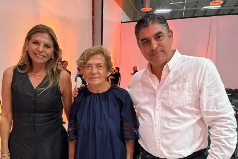 Pepe Garza asiste como invitado de honor a la ponencia “Retrospectiva” del destacado periodista Julio “Astillero”