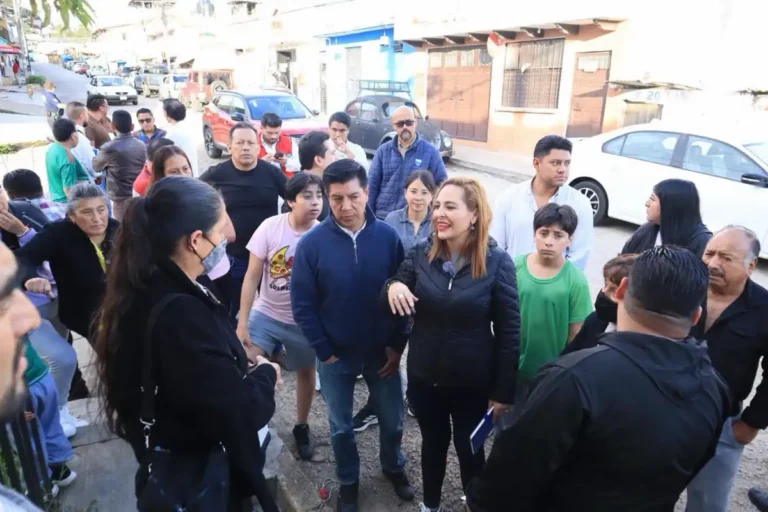 Recorre alcaldesa el barrio de Guadalupe